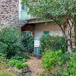 La Coustouline Nyaraló *