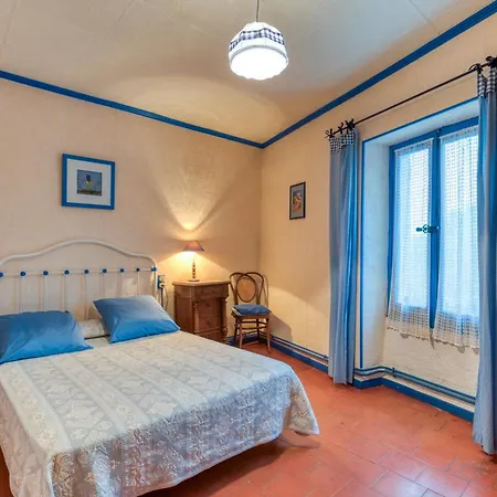 La Coustouline Hébergement de vacances Lacoste (Herault)