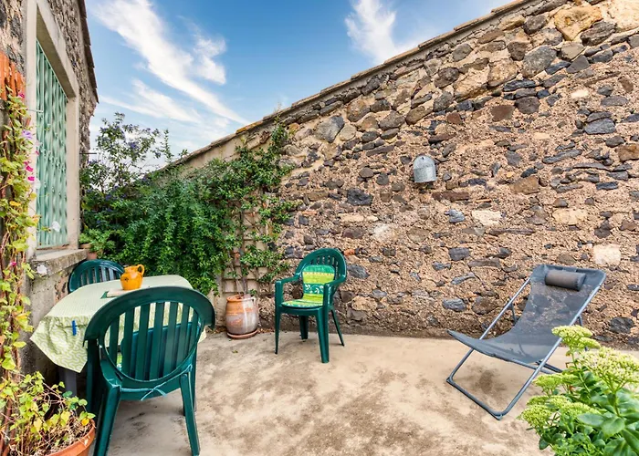 Semesterbostad La Coustouline *