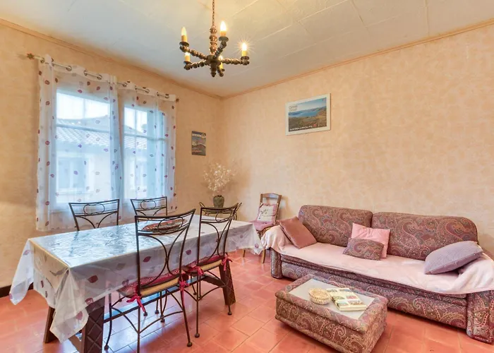 Semesterbostad La Coustouline *